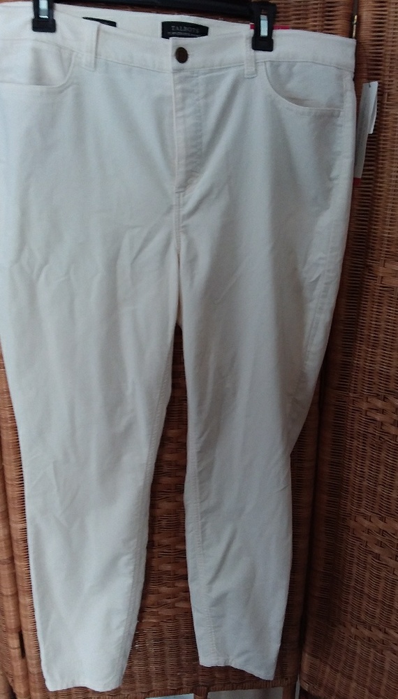 🎉2/$35 Talbots velveteen skinny jeans size 14